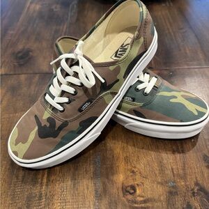 Vans Men's Green and Brown Camouflage Sneakers~Size 10.5